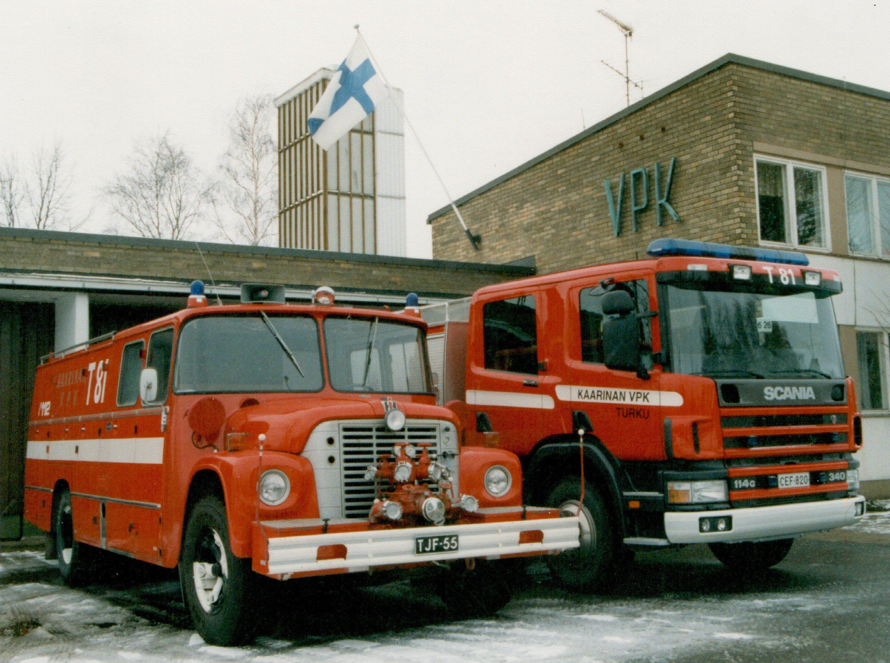 Vanha T81 International Loadstar vm. 1970 ja uusi T81 Scania vm. 1999